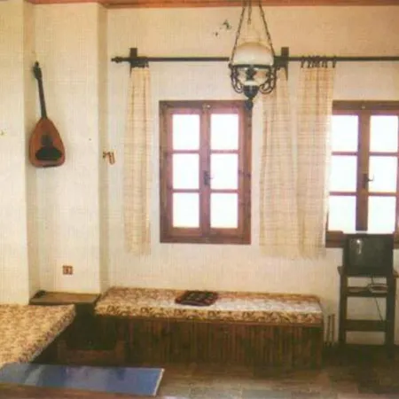Charming 1-Bed Apartment In Kalamos
