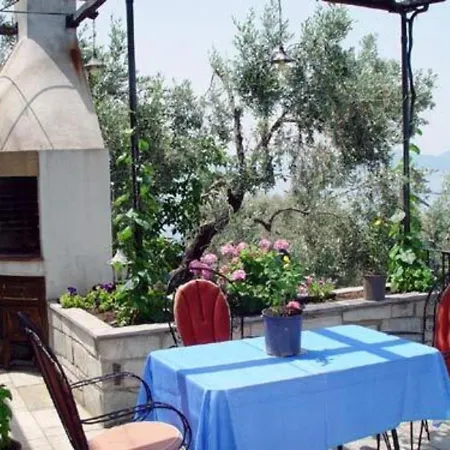 Apartment Charming 1-Bed Apartment In Kalamos Argalasti